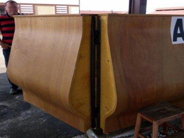 CLOSOIR PARE-BOTTE OKOUMÉ/PEUPLIER